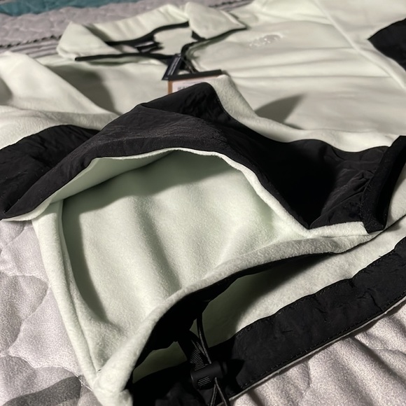 The North Face woman jacket! NEW! - Picture 3 of 5